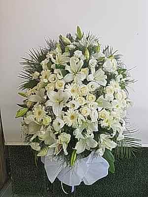 Beyaz Lilyum G�l Ferforje